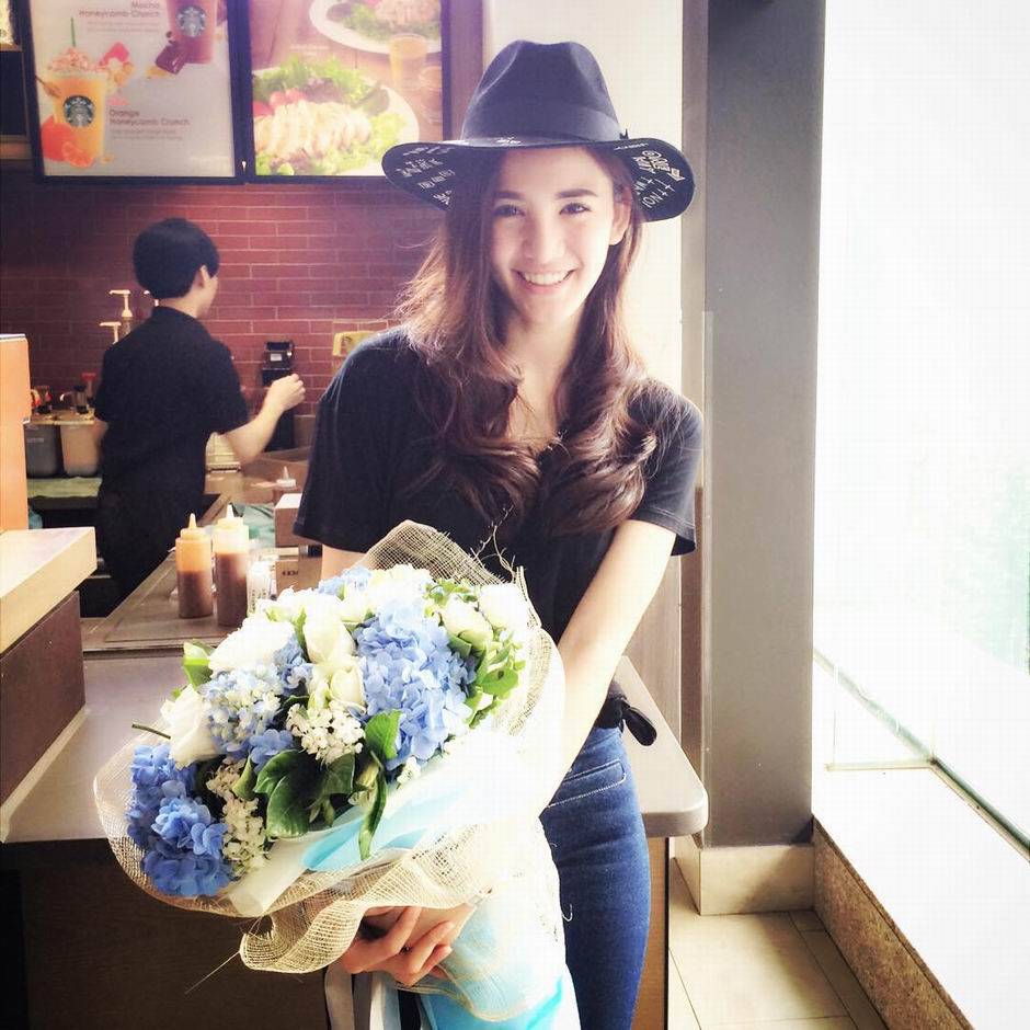 高颜值的泰国正妹甜美笑容秒杀众人