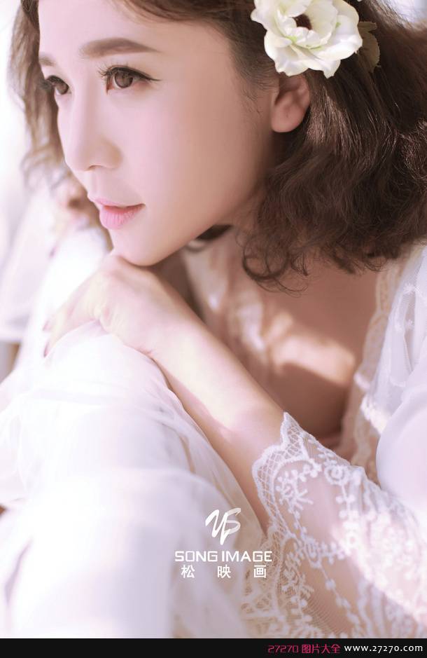 性感美女浴缸甜美写真