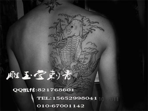 时尚个性的手臂纹身花朵图案分享