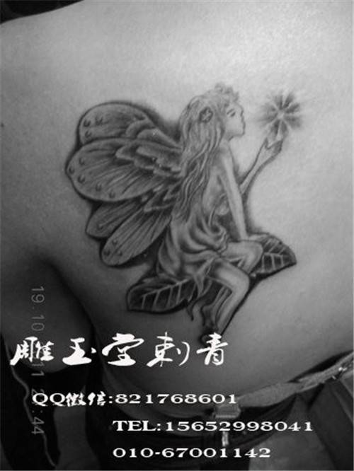 时尚个性的手臂纹身花朵图案分享