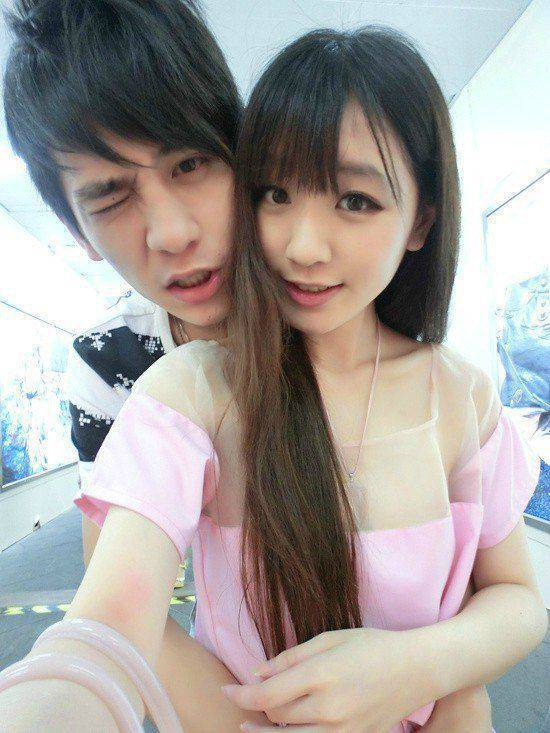 qq秀情侣图片甜蜜亲吻