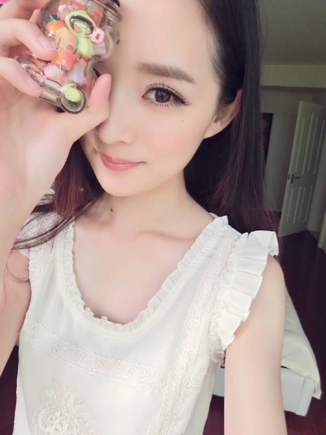 陈丹婷时尚纯美迷人生活自拍照