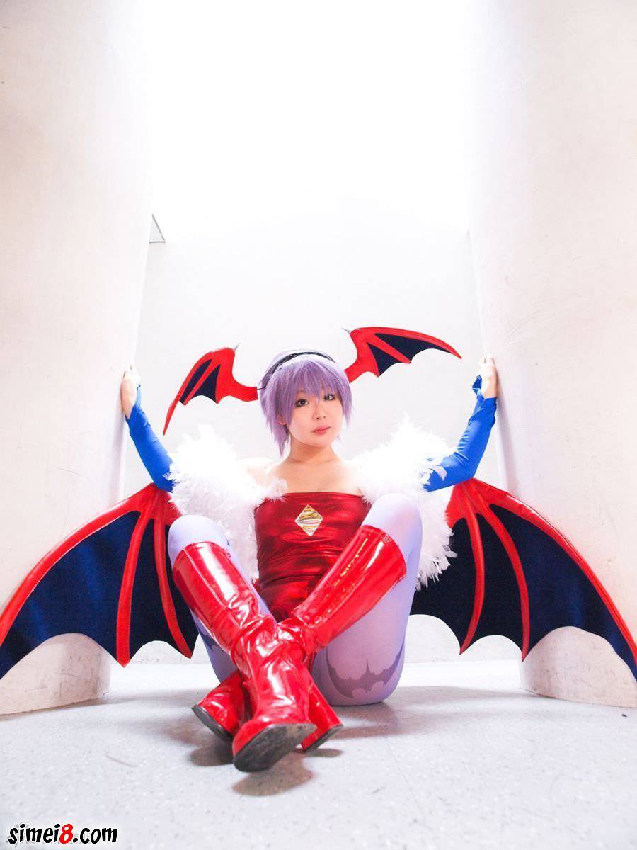 清纯学生妹cosplay恶魔战士莫妮卡