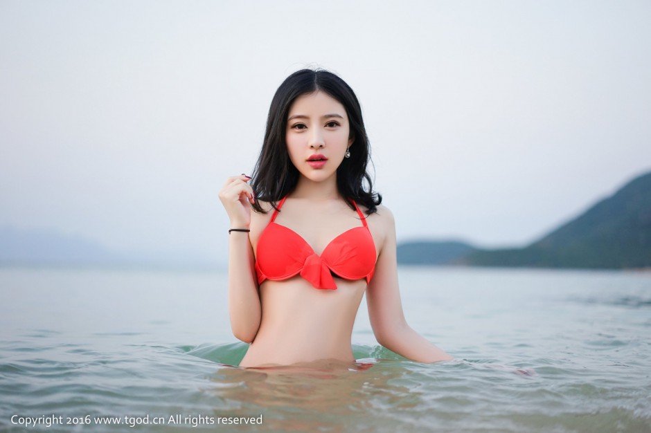 阳光气质型美女施忆佳KITTY越南芽庄旅拍