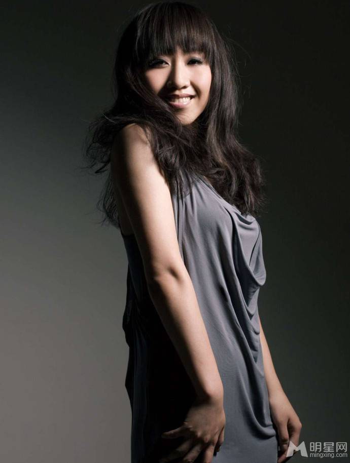 中国好声音孟楠飘逸长发女人味十足