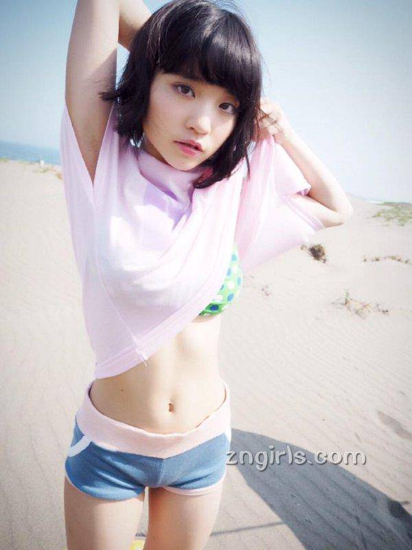 日本G奶女神诱惑难挡写真集