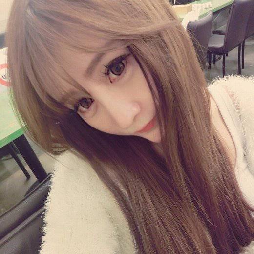 非主流美女迷人侧脸生活照