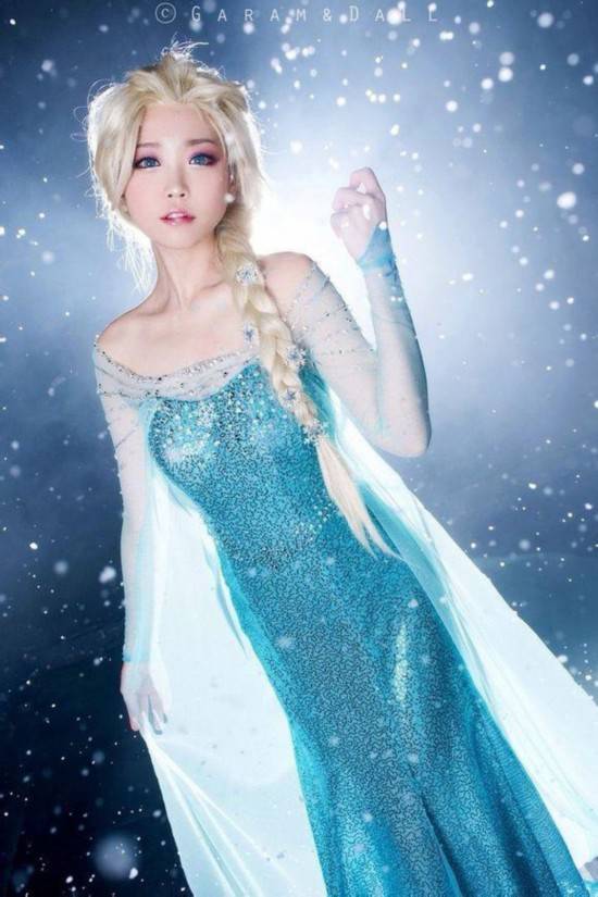 《冰雪奇缘》女主艾莎Cosplay图片欣赏