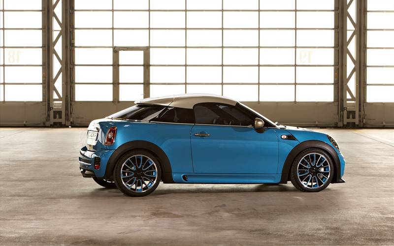 奔驰家用轿车高清图片