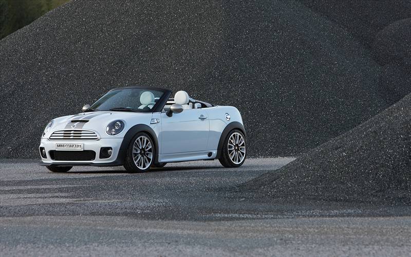 棕白相间家用篷车高清汽车图片