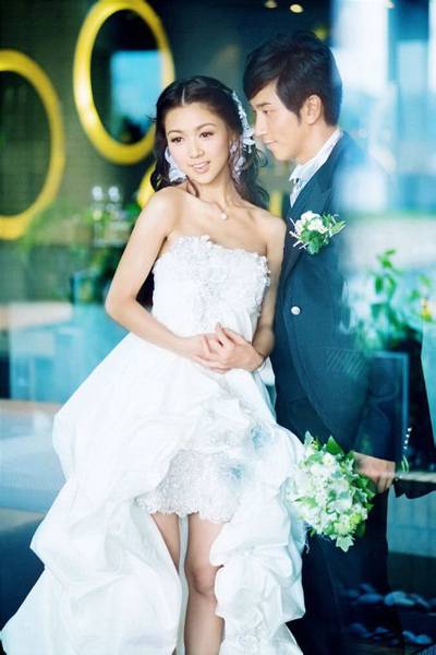 香港女演员薛凯琪唯美婚纱写真