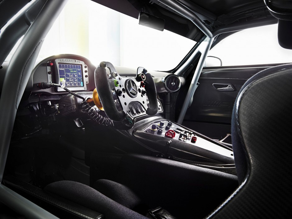 奔驰AMG GT3高清赛车桌面壁纸