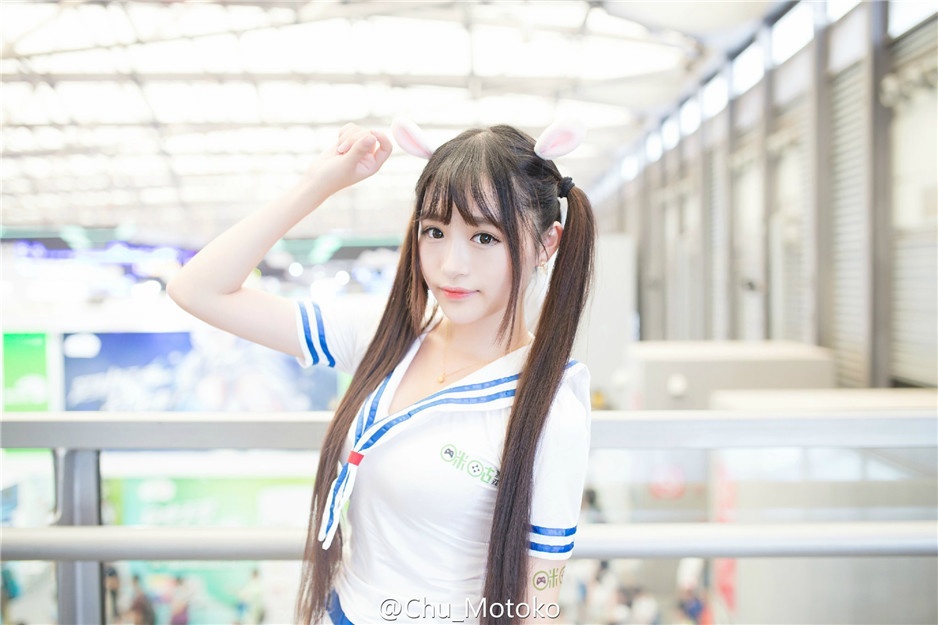 清纯学生妹Motoko素素迷人图片