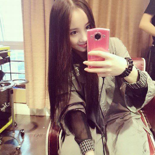 可爱90后长发潮流小女生图片