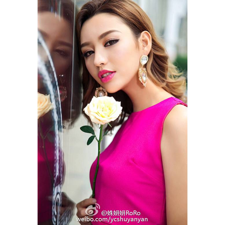 姝妍妍RoRo漂亮学妹清纯诱惑写真