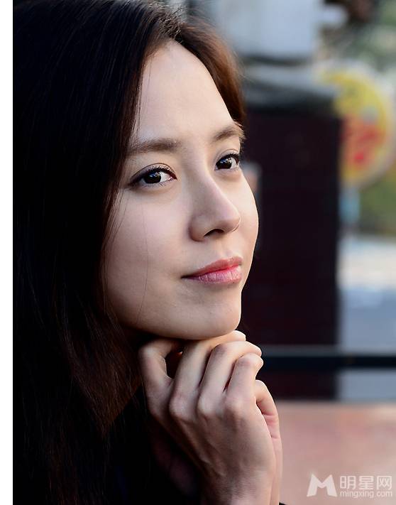 韩国女演员宋智孝大秀性感身材组图