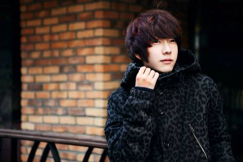 非主流唯美男生大图片背景