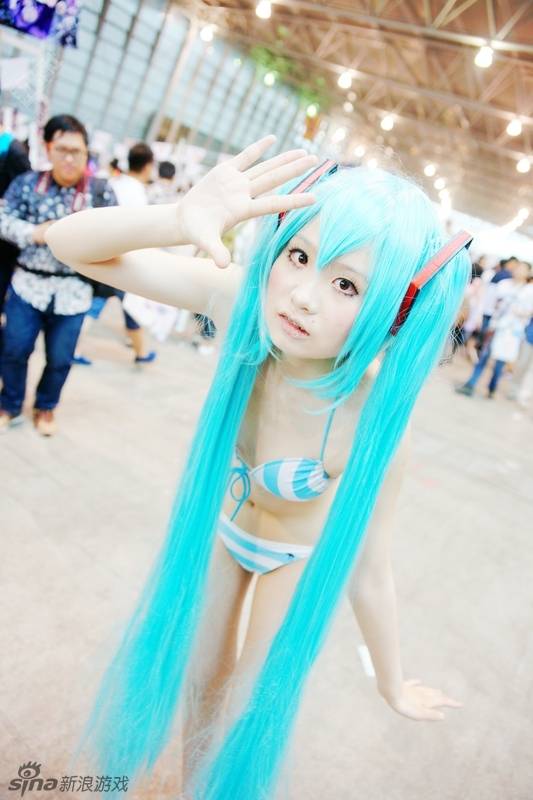 初音条纹内衣cosplay图片