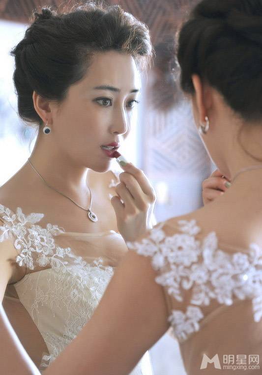 影视演员杜若溪个人唯美婚纱写真