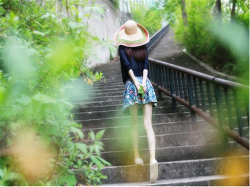 忧伤难过的非主流个性女生图片