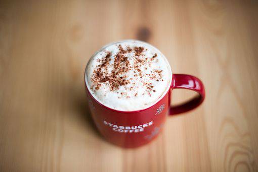 浪漫爱心杯子悠闲时光图赏析