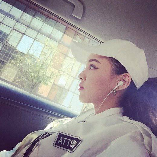 非主流成熟有爱女生图片