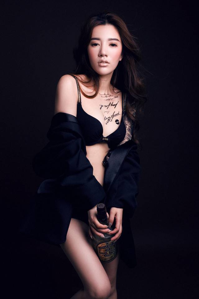 中国性感女郎胸部纹身图片