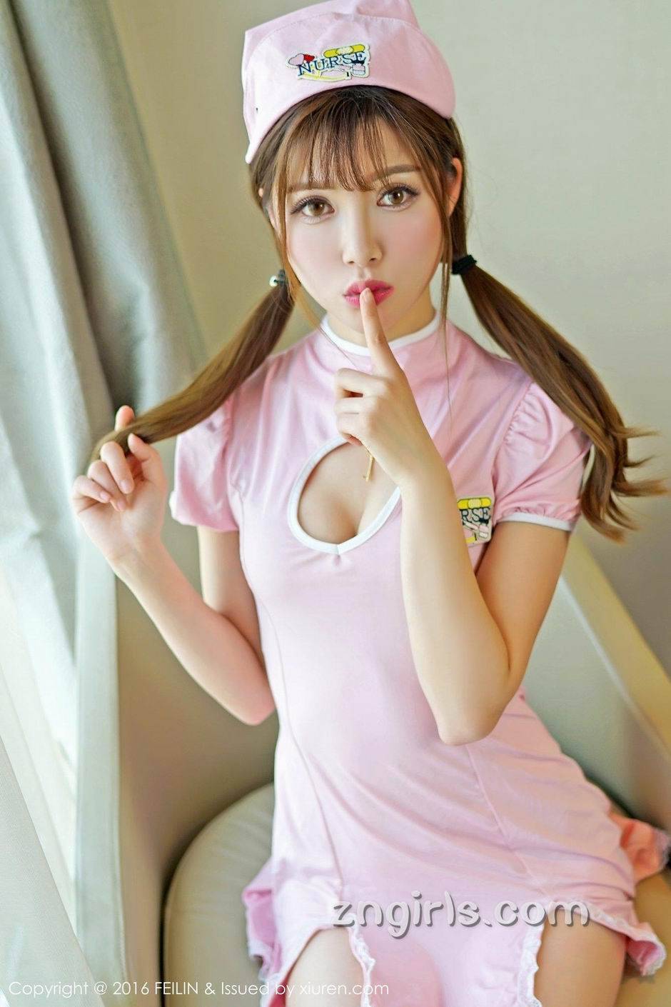 90后性感美眉奶茶Emily超给力私房写真