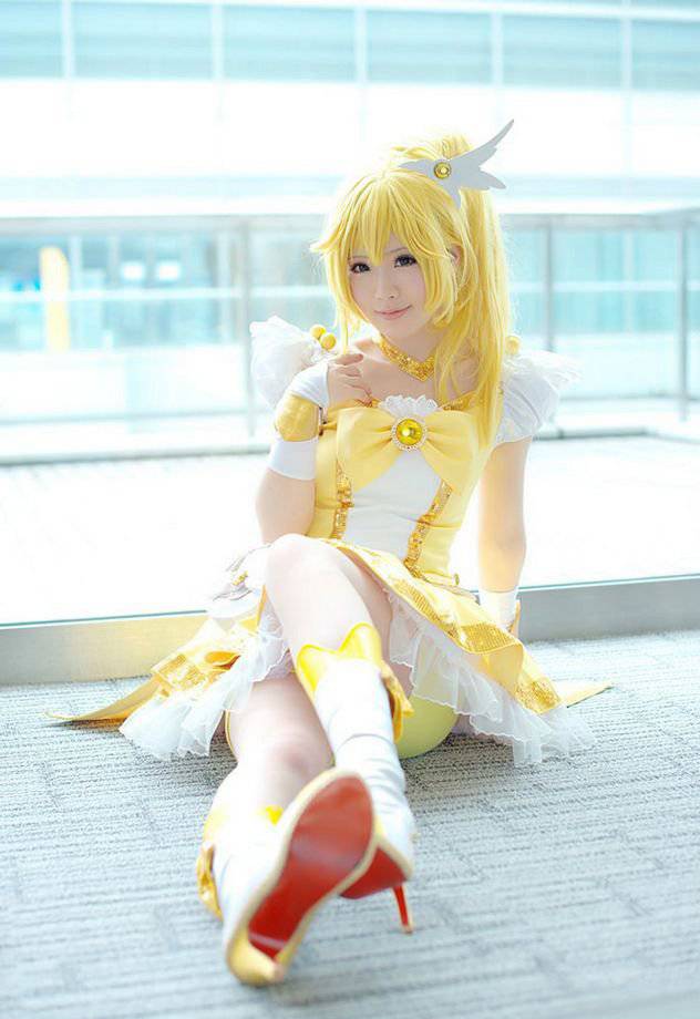 清纯校花cosplay光之美少女