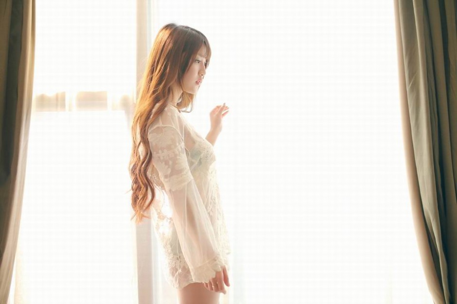 美女模特轻丝薄纱性感私房甜美迷人