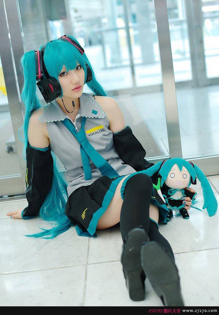 超高可爱萌妹子未来初音COS