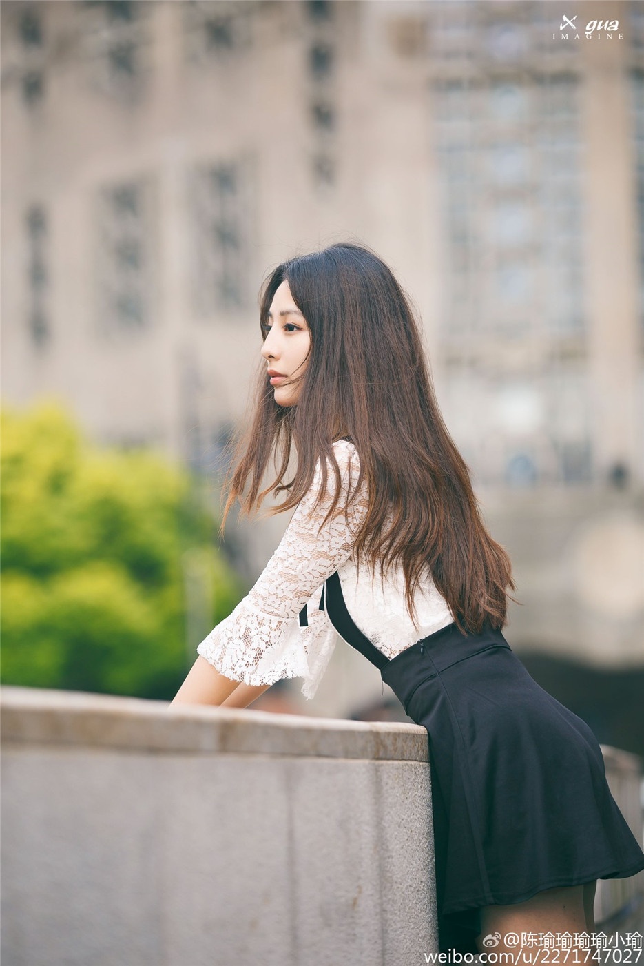 90后气质美少女唯美清凉街头写真