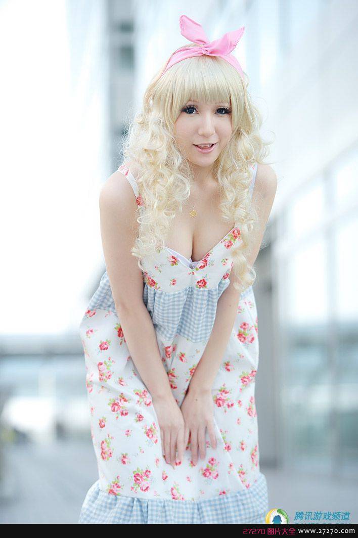 可爱甜美美女COS