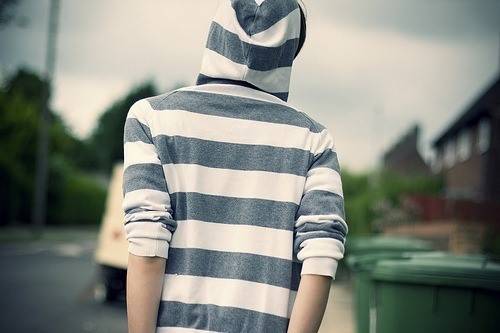 手机壁纸帅气阳光男生图片