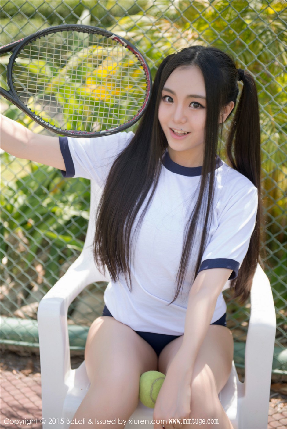 极品童颜美女许文婷户外诱人写真集
