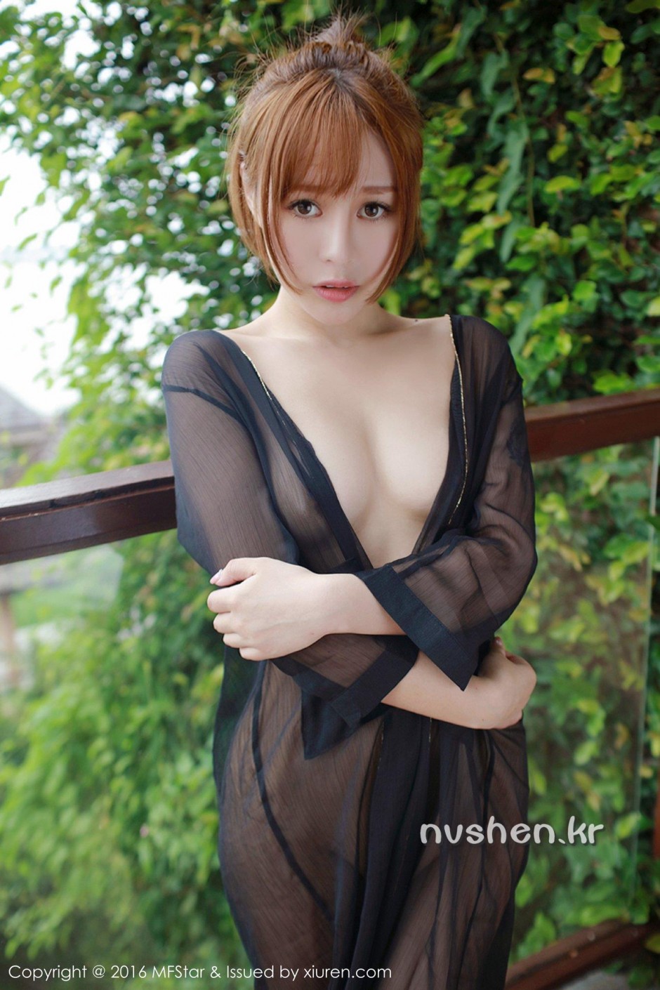 童颜美女Evelyn艾莉性感高清写真图片