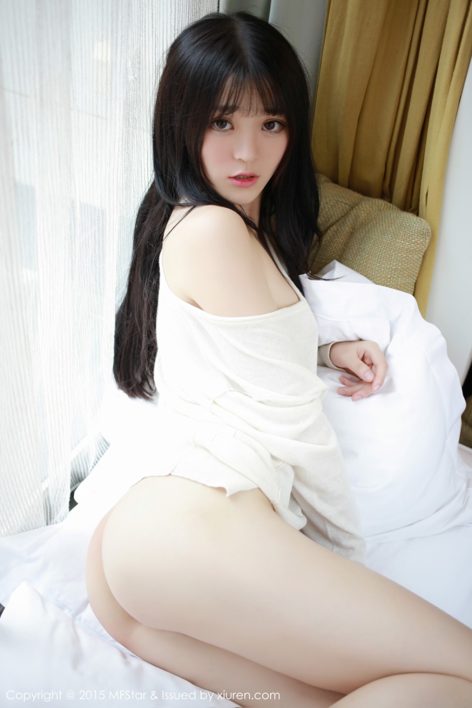 MFStar模范学院美女伊小七MoMo美臀诱惑写真