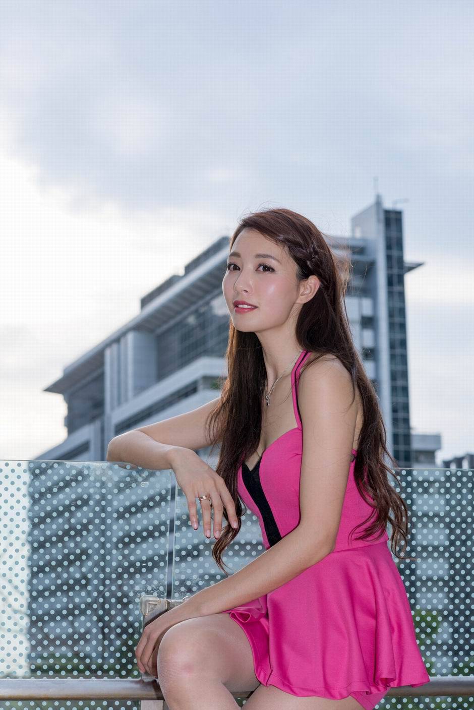 台湾气质腿模玛儿唯美外拍