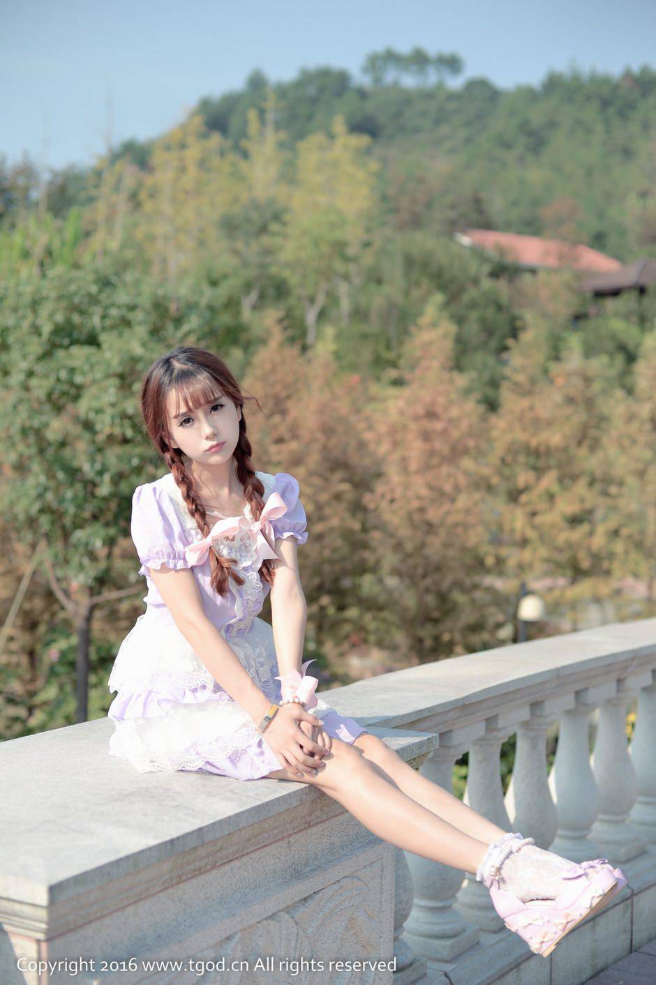 极品校花美女小九Vin化身童话公主