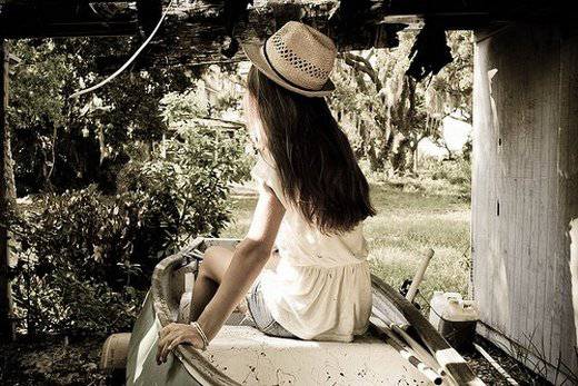 qq外观女生伤感图片素材