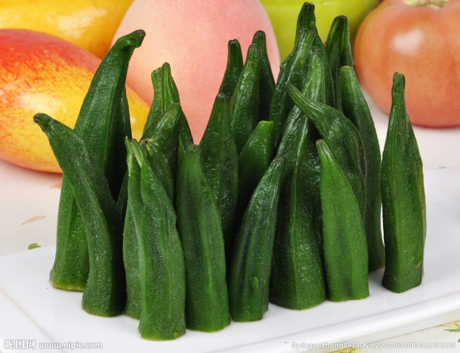绿色的蔬菜秋葵图片