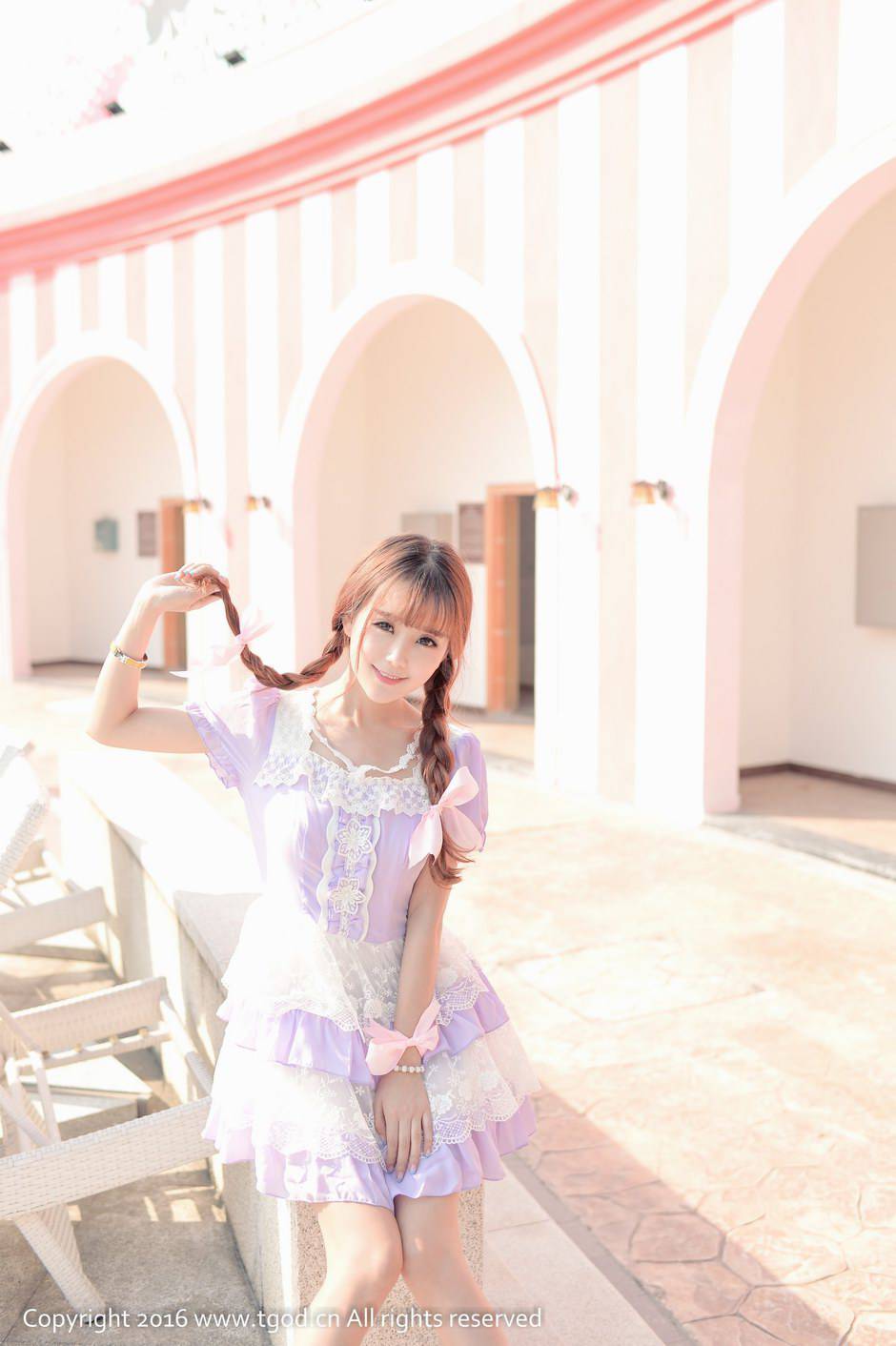 极品校花美女小九Vin化身童话公主