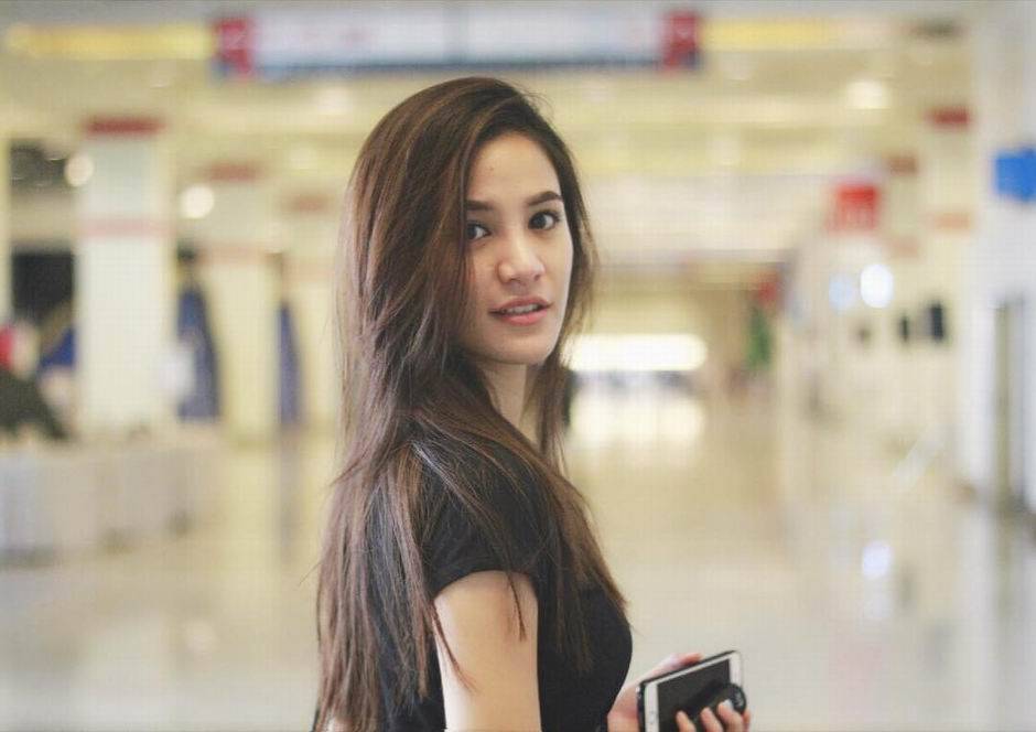 高颜值的泰国正妹甜美笑容秒杀众人