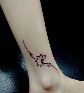 脚踝莲花艺术纹身简易图案欣赏