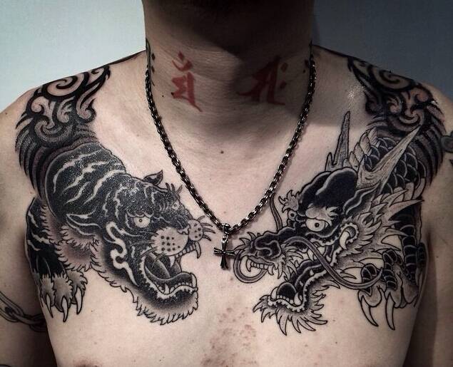 胸部霸气刺青纹身图案