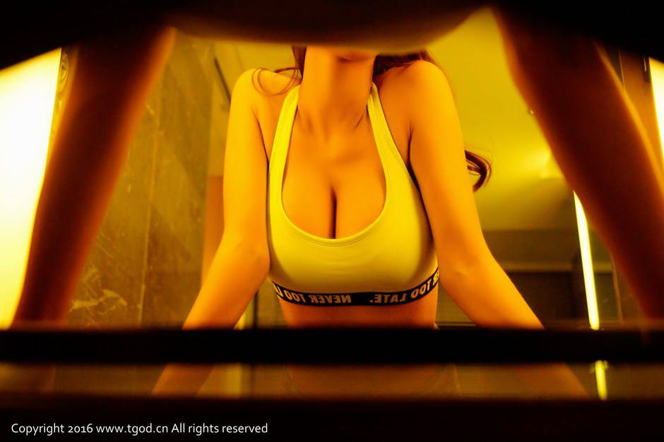 模特Summer化身为运动女神美图欣赏