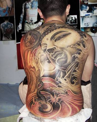 法力无边的佛祖满背纹身图片