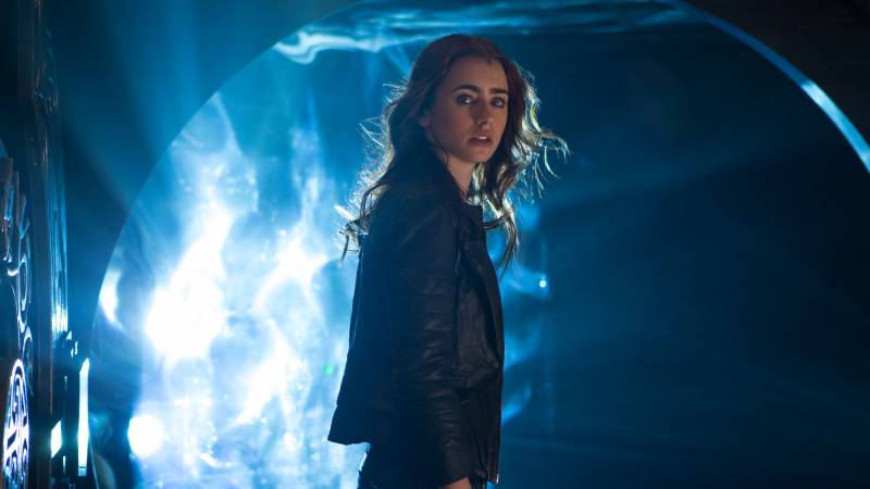 欧美神话电影《圣杯神器·骸骨之城》高清壁纸