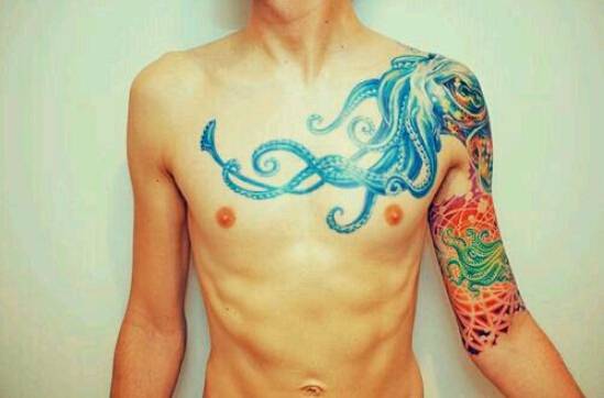 男人胸部的章鱼纹身图片大全