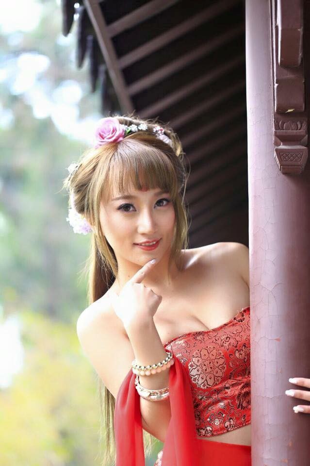 台湾性感女孩黄楚欣Abby图片